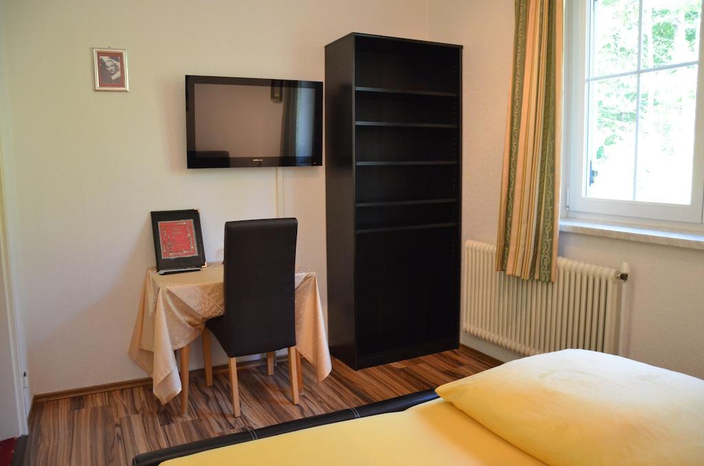 Villa Desiree - Hotel Garni - Adults Only Филлах Номер фото
